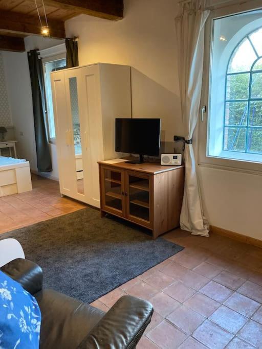 Idylle Unter Reet, Gemuetliche Ferienwohnug Apartment Haseldorf Exterior photo
